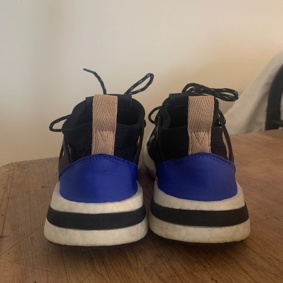 adidas shoes - Picture 3 of 5